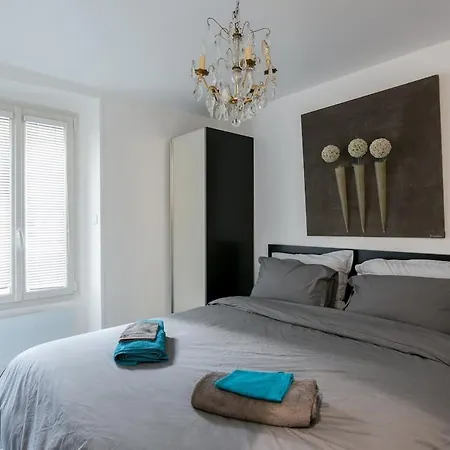 Eiffel Tower Apartment Gasthof 4*