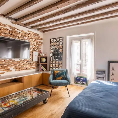 Eiffel Tower Apartment