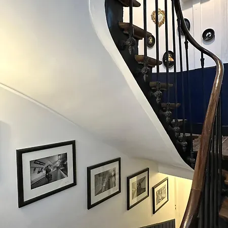 Eiffel Tower Apartment Gasthof